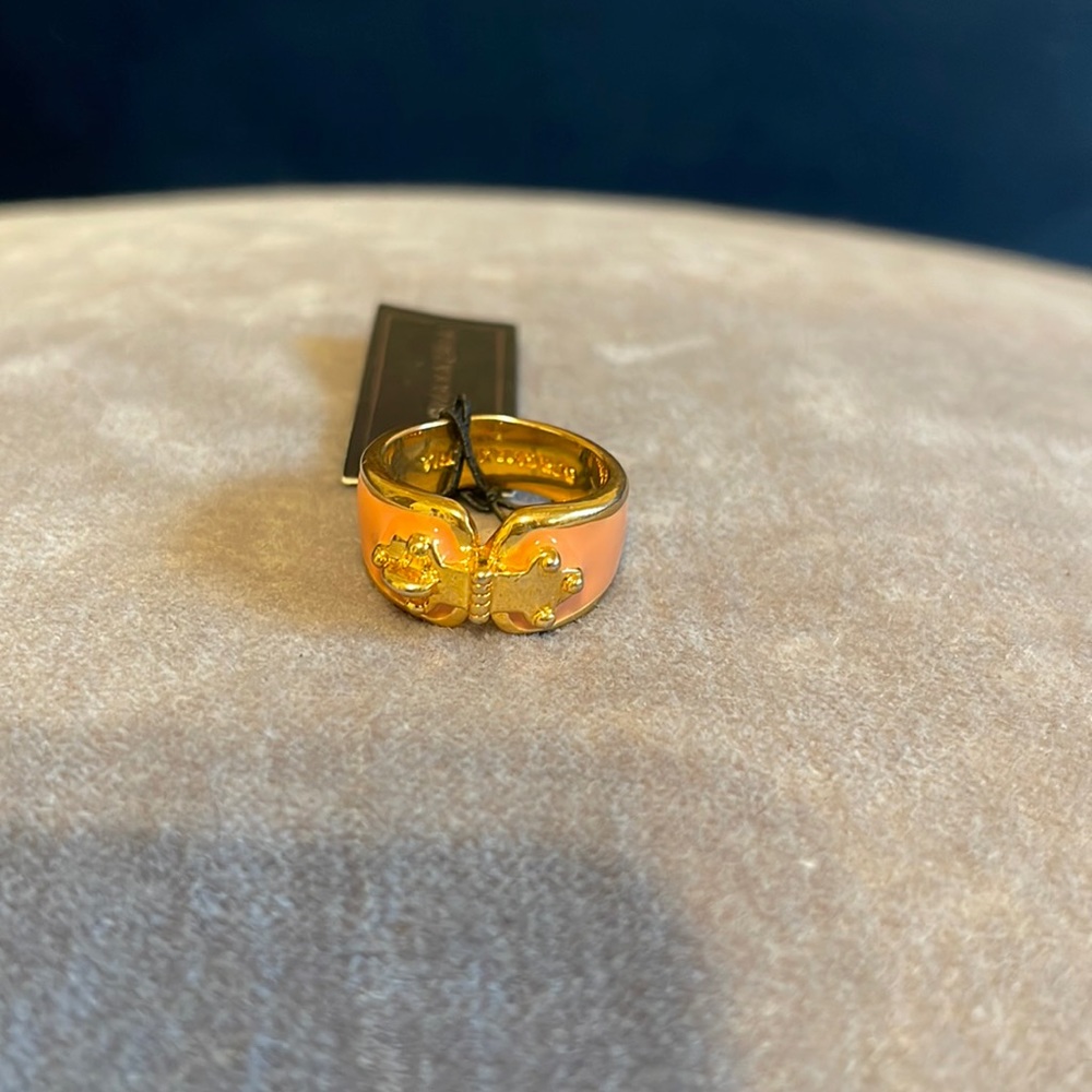 Costume ring